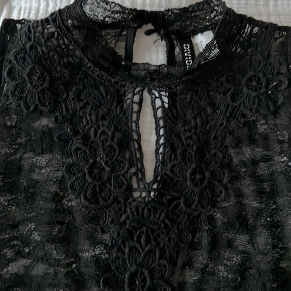 Black Lace H&M top - Picture 2 of 5